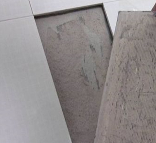 越秀瓷砖空鼓维修公司分享瓷砖铺贴时如果打浆（即涂抹在瓷砖背面和基层上的砂浆或瓷砖胶）过少，会带来以下问题